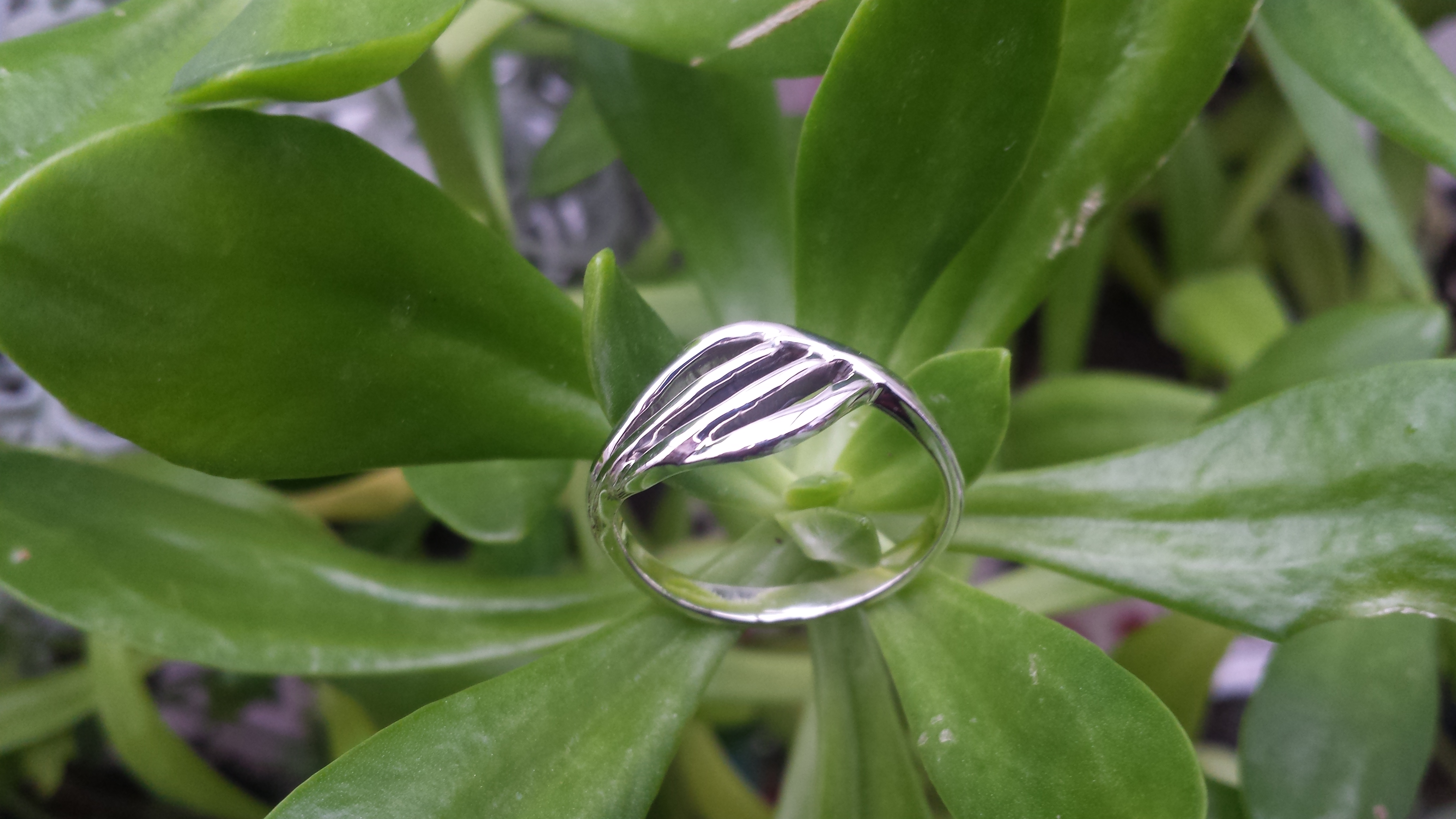 LOVELY UNITY RING WITH SOLID 925 STERLING SILVER. 3G
